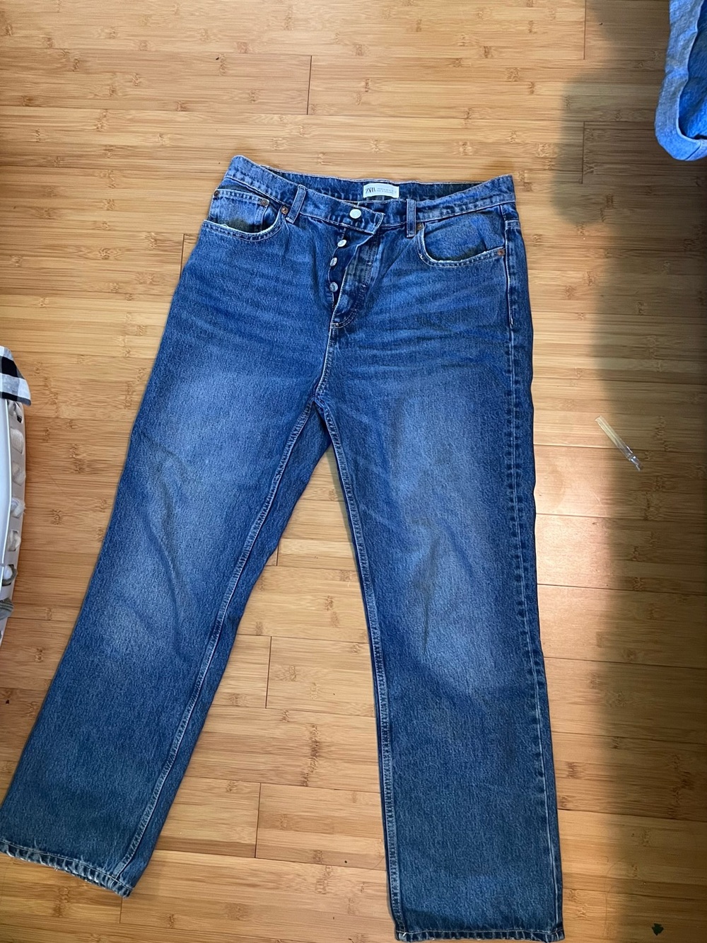 Zara Men's Relaxed Button-Fly Jeans in Classic Blue